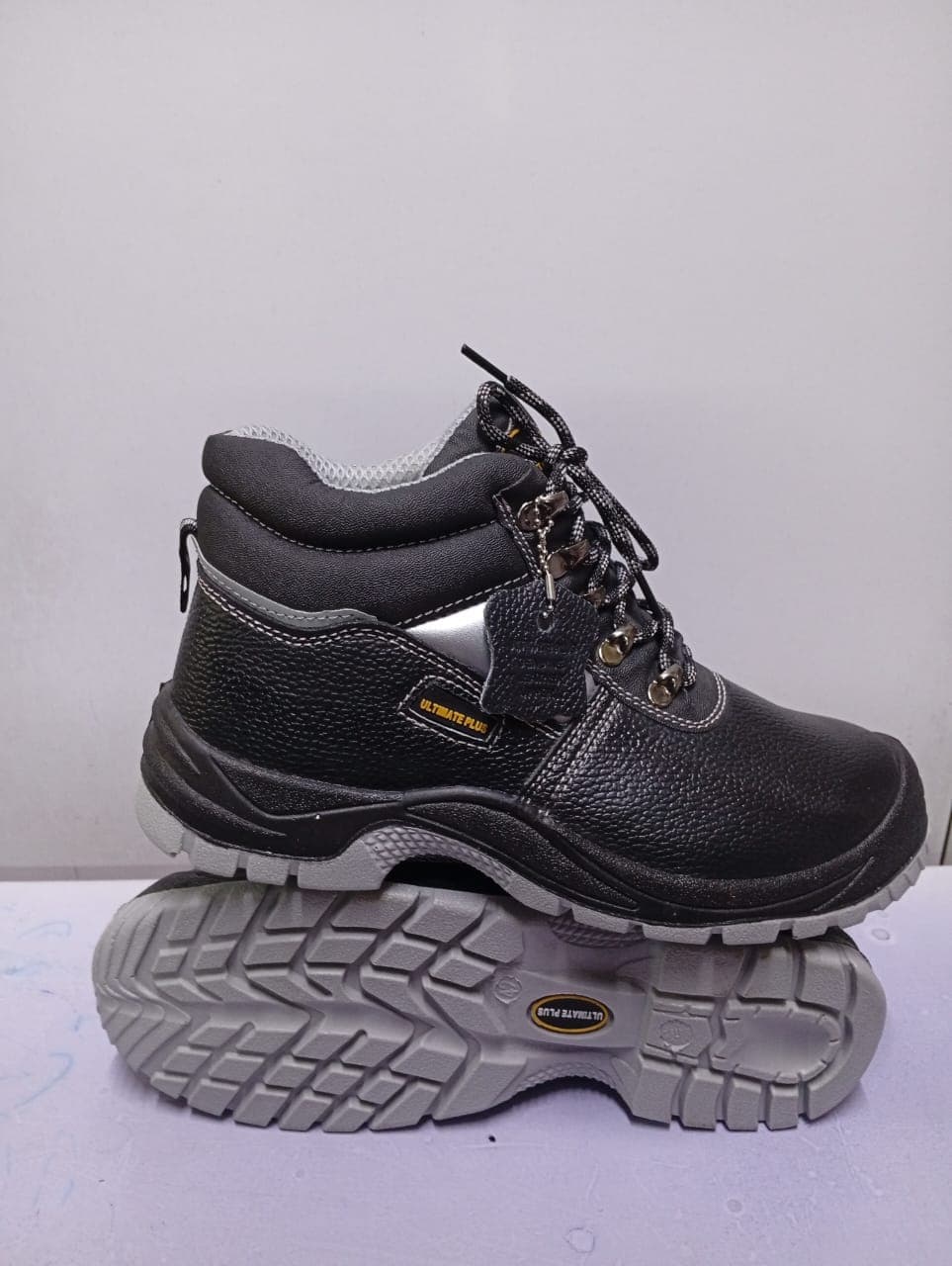 Safety boots